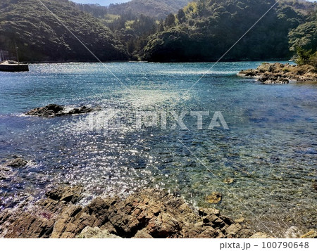 島根半島四十二浦 雲津 諏訪神社の海 島根半島四十二浦 雲津 諏訪神社の海 100790648
