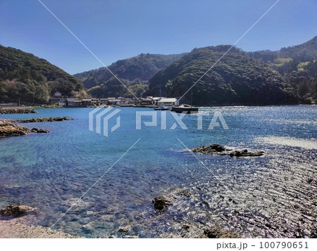 島根半島四十二浦 雲津 諏訪神社の海 島根半島四十二浦 雲津 諏訪神社の海 100790651