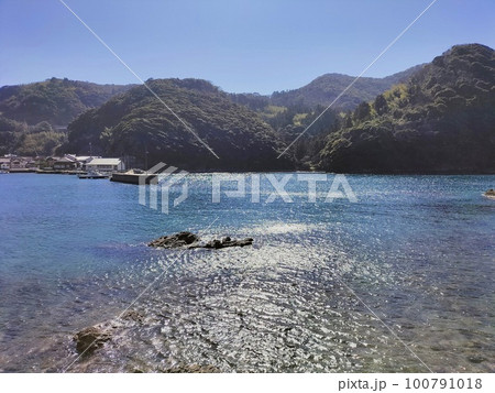 島根半島四十二浦 雲津 諏訪神社の海 島根半島四十二浦 雲津 諏訪神社の海 100791018