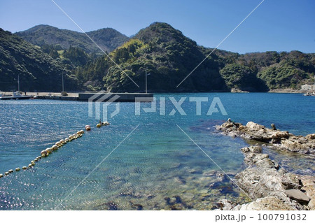 島根半島四十二浦 雲津 諏訪神社の海 島根半島四十二浦 雲津 諏訪神社の海 100791032