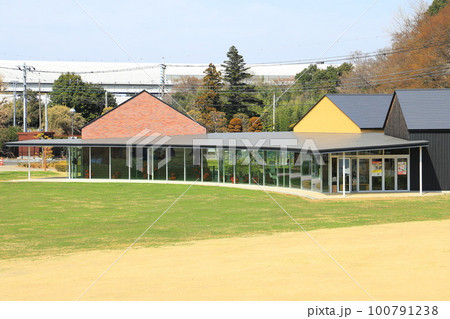 イイナパーク川口 歴史資料館と芝生広場 埼玉県川口市赤山 イイナパーク川口 歴史資料館と芝生広場 埼玉県川口市赤山 100791238