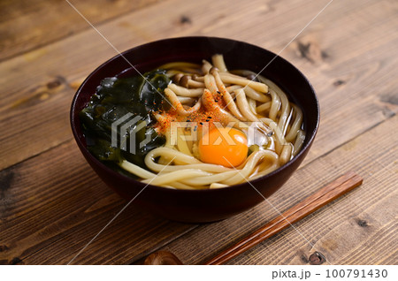 わかめ月見うどん わかめ月見うどん 100791430