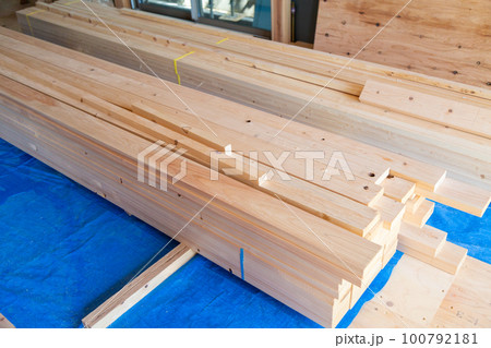 新築戸建て住宅の木材の建材 新築戸建て住宅の木材の建材 100792181