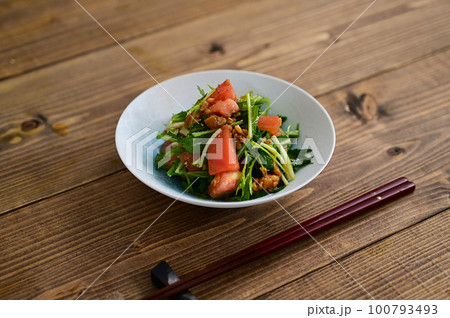 トマトと水菜のもろみ味噌あえ トマトと水菜のもろみ味噌あえ 100793493
