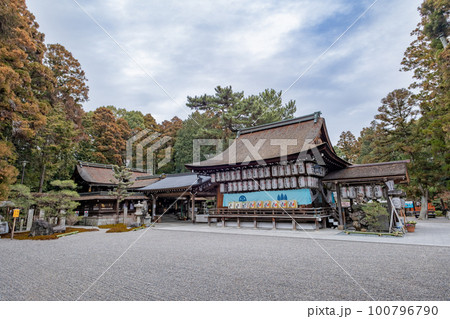 建部大社 拝殿と本殿 滋賀県大津市神領 建部大社 拝殿と本殿 滋賀県大津市神領 100796790