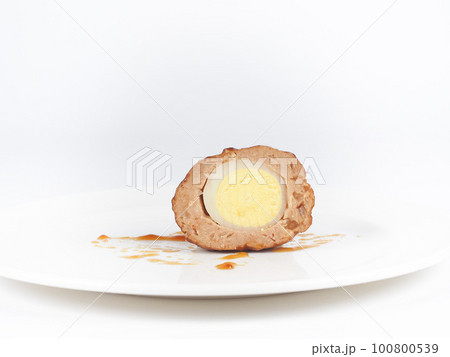 うずらの卵が入ったミートボール うずらの卵が入ったミートボール 100800539