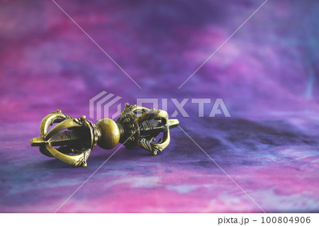 チベット仏教の金剛杵 バジェラ 100804906