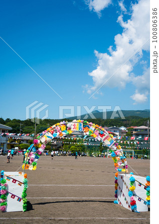 運動会の入場門 運動会の入場門 100806386