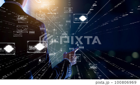 デジタルの世界で成功したビジネスリーダー、DX サイバーセキュリティ、インターネット安全のイメージ 100806969