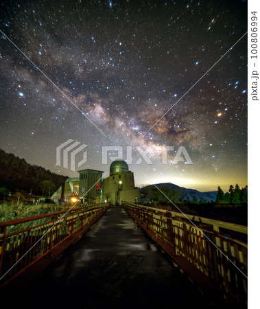 福島県田村市 星の村天文台の春の天の川 福島県田村市 星の村天文台の春の天の川 100806994