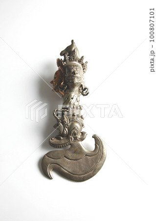 チベット仏教の金剛杵 ドルジェ バジェラ 珍しい馬頭観音のカルタリ(斧) チベット仏教の金剛杵 ドルジェ バジェラ 珍しい馬頭観音のカルタリ(斧) 100807101