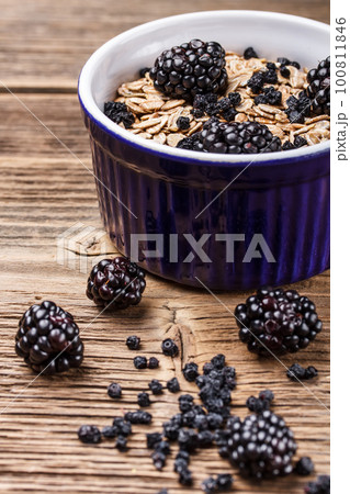 Wholegrain muesli breakfast Wholegrain muesli breakfast 100811846