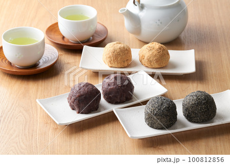 粒あん、黒ゴマ、きなこ　三種類のおはぎ 100812856