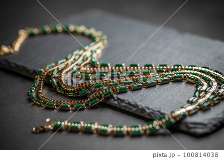 Necklace with green stones Necklace with green stones 100814038