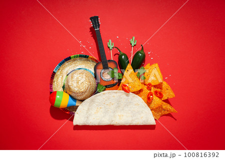 Concept of Mexico food on red background 100816392