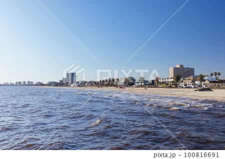 Kerford Rd Pier at Sunset in Melbourne Australia Kerford Rd Pier at Sunset in Melbourne Australia 100816691