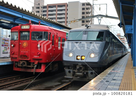 【JR九州】713系と787系「きりしま」（日豊本線：宮崎駅） 100820181