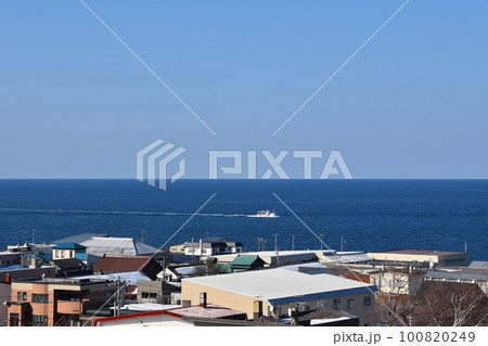 3月の増毛の風景　北海道 100820249