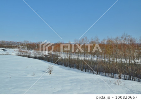 雪景色の忠別川 北海道 雪景色の忠別川 北海道 100820667