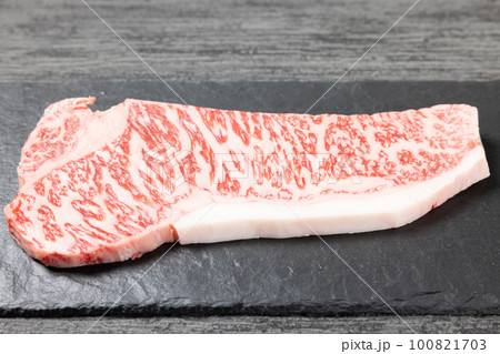 美味しい国産サーロイン生肉 100821703
