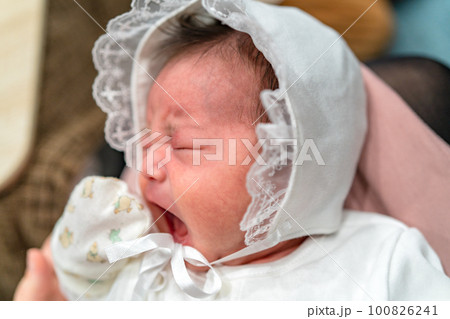 新生児 生後0ヶ月 赤ちゃん 新生児 生後0ヶ月 赤ちゃん 100826241