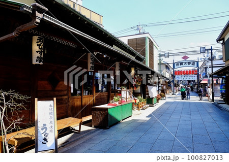 東京都葛飾区　柴又帝釈天参道 100827013