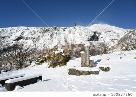 栃木県 那須山 春の残雪期の風景 栃木県 那須山 春の残雪期の風景 100827260