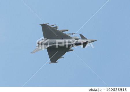 イギリス空軍タイフーンFGR4バレルロール イギリス空軍タイフーンFGR4バレルロール 100828918