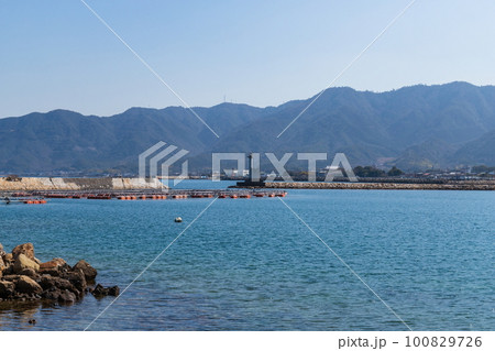 引田港の風景　（香川県東かがわ市） 100829726