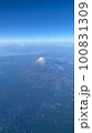 飛行機から見た空と雲と富士山 100831309