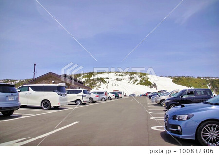 八幡平山頂レストハウスの駐車場 100832306