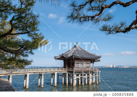 満月寺浮御堂 滋賀県大津市本堅田 満月寺浮御堂 滋賀県大津市本堅田 100835888