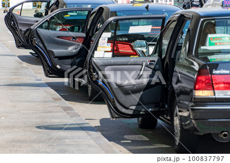 タクシー　ターミナル降車場 イメージ　 100837797