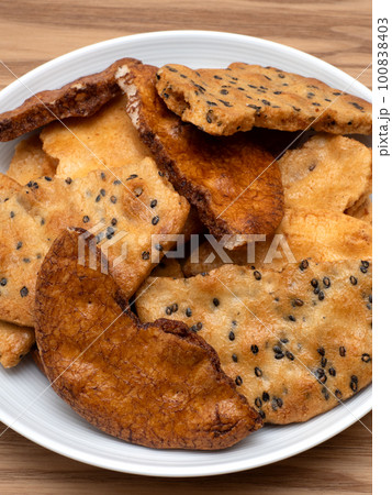 割れ煎餅 100838403