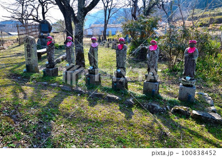 宮本武蔵初決闘の場　石碑と石仏　ゆかりの地 100838452