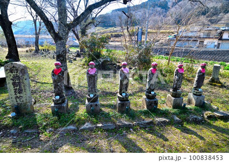 宮本武蔵初決闘の場　石碑と石仏　ゆかりの地 100838453