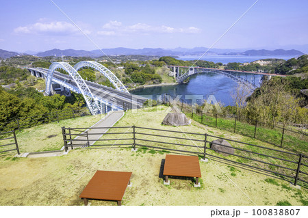 西海橋公園の展望台から見る新西海橋と西海橋(長崎県) 西海橋公園の展望台から見る新西海橋と西海橋(長崎県) 100838807