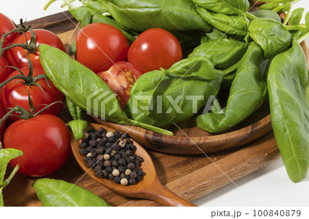 fresh basil and tomato fresh basil and tomato 100840879