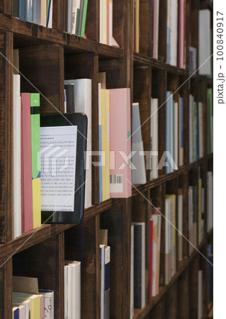 books and ebook device books and ebook device 100840917