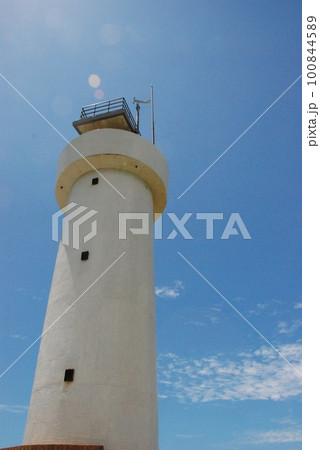 石垣島最北端･平久保崎灯台（石垣島／沖縄県） 100844589
