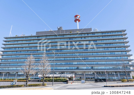 東京都千代田区霞ヶ関　快晴の国土交通省 100847248