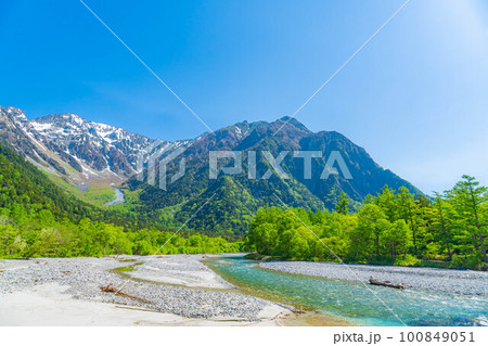 【絶景】初夏の上高地【長野県】 【絶景】初夏の上高地【長野県】 100849051