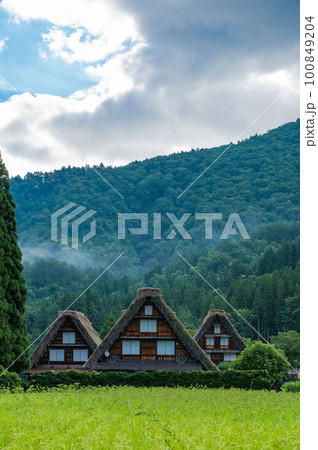 夏の白川郷 夏の白川郷 100849204