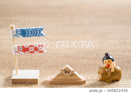 こいのぼりと子供の日のフリースペース こいのぼりと子供の日のフリースペース 100852430