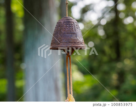 錆びた南部鉄器の風鈴の写真素材 [100853975] - PIXTA