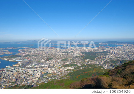 北九州市の人気夜景スポット皿倉山山頂からの展望 北九州市の人気夜景スポット皿倉山山頂からの展望 100854926