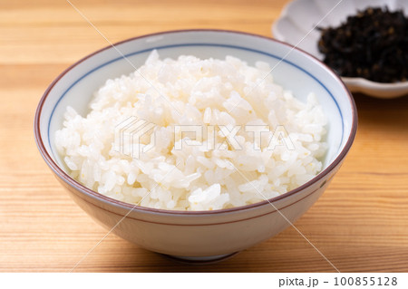 紫蘇ひじきふりかけと白ごはん 紫蘇ひじきふりかけと白ごはん 100855128