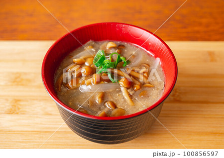 なめこの味噌汁 100856597