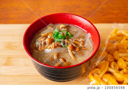 なめこの味噌汁 なめこの味噌汁 100856598