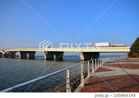 福岡市 みなと100年公園そばの香椎かもめ大橋 福岡市 みなと100年公園そばの香椎かもめ大橋 100860148